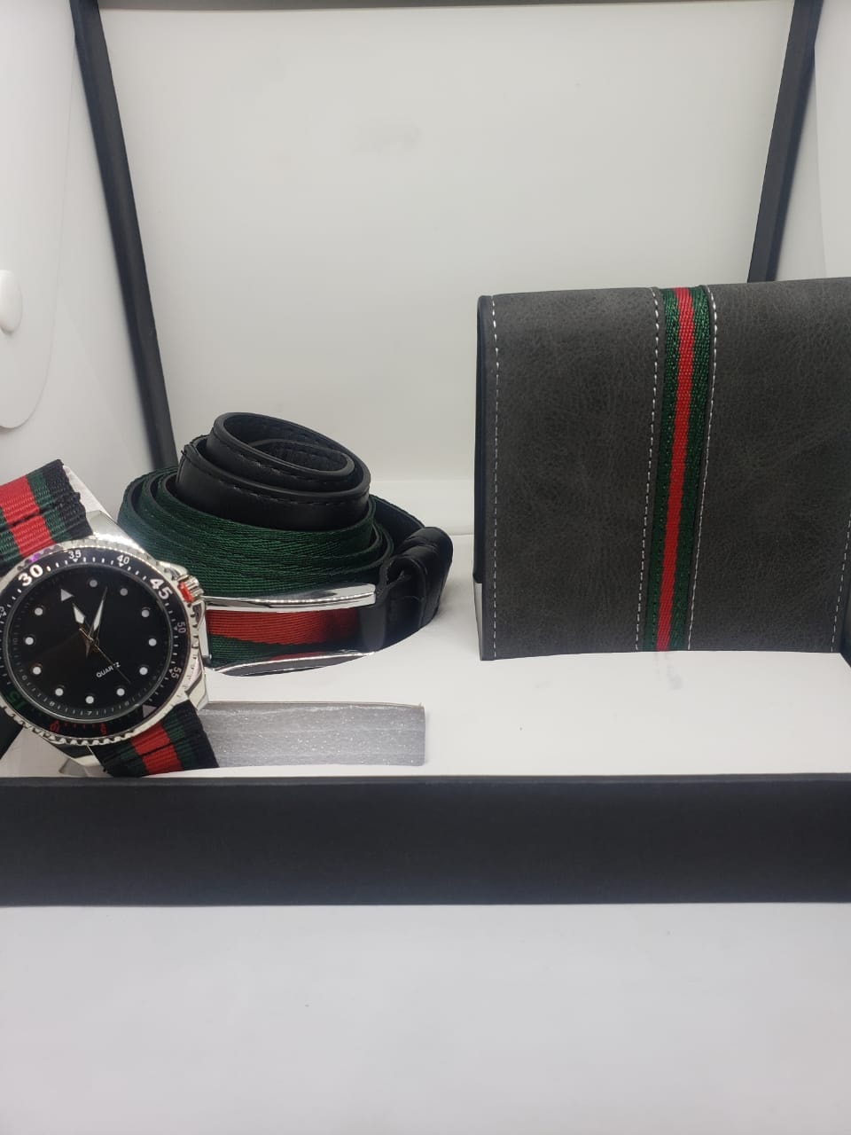 Combo de bonitos relojes para caballero replicas, Gucci, Army Navy y Montre Suez