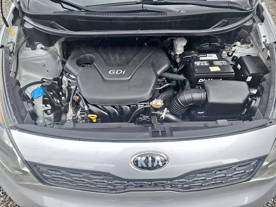 2015 Kia Rio sistema ECO
 automático full equipo bolsas de aire  
 aire acondici