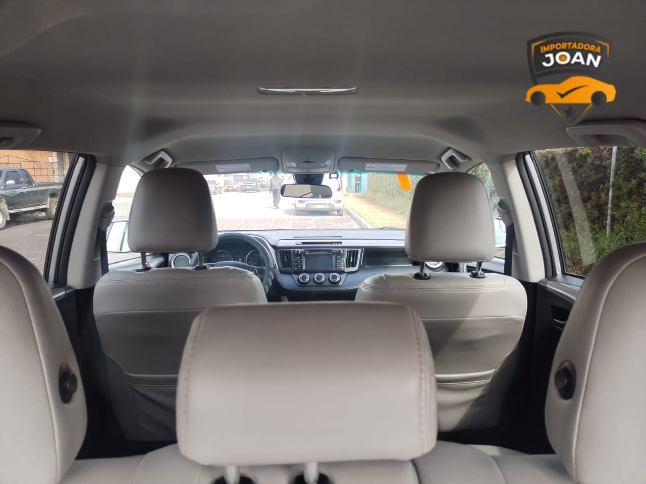 𝗧𝗢𝗬𝗢𝗧𝗔 𝗥𝗔𝗩𝟰 𝟮𝟬𝟭𝟳 - 𝗥𝗘𝗖𝗜𝗘́𝗡 𝗜𝗡𝗚𝗥𝗘𝗦𝗔𝗗𝗔

 Modelo 2017

 Línea LE

 4 X 2

 Automáti