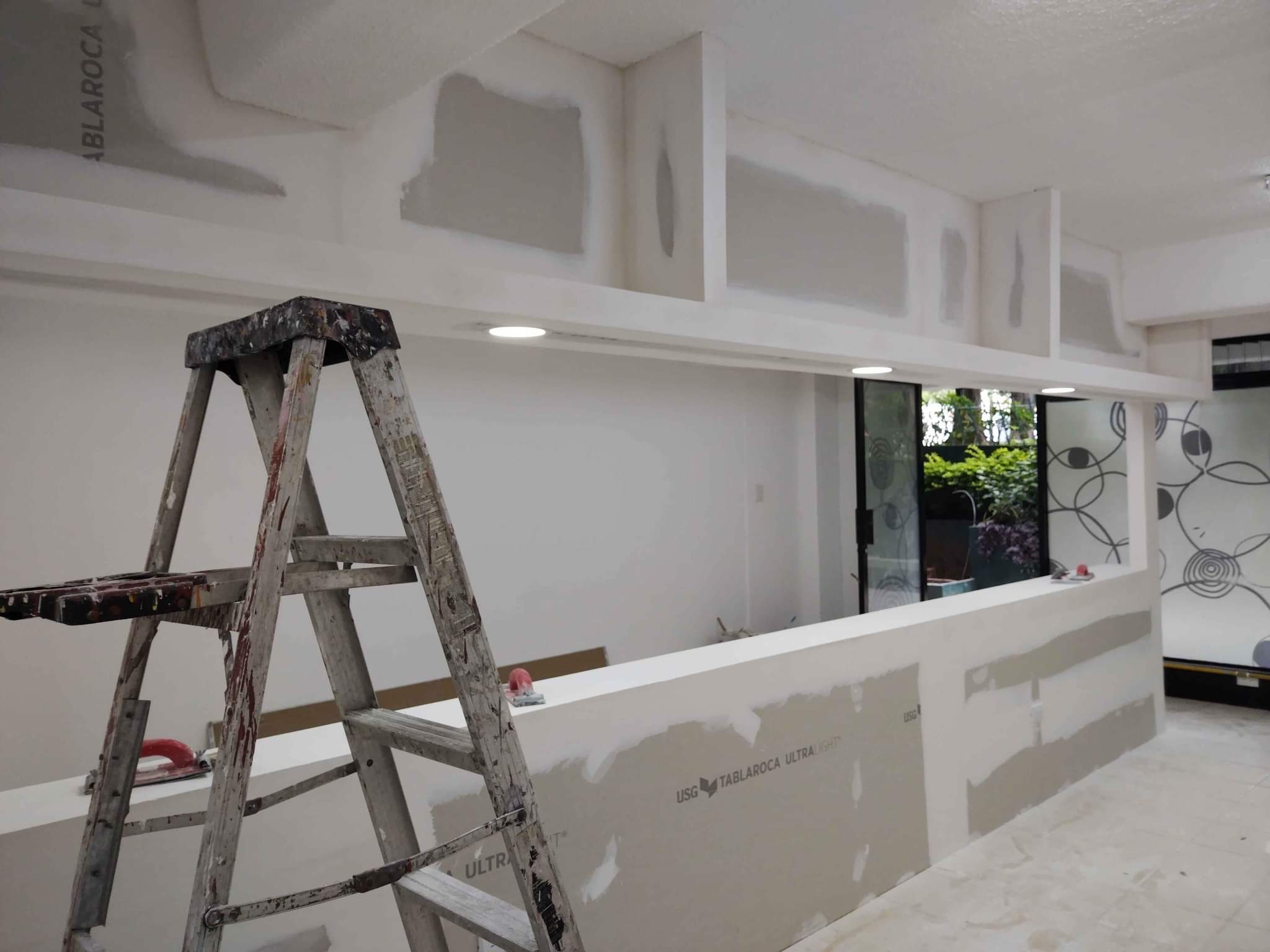 Hacemos remodelaciones en interiores y exteriores  divisiones, puertaa, ventanas