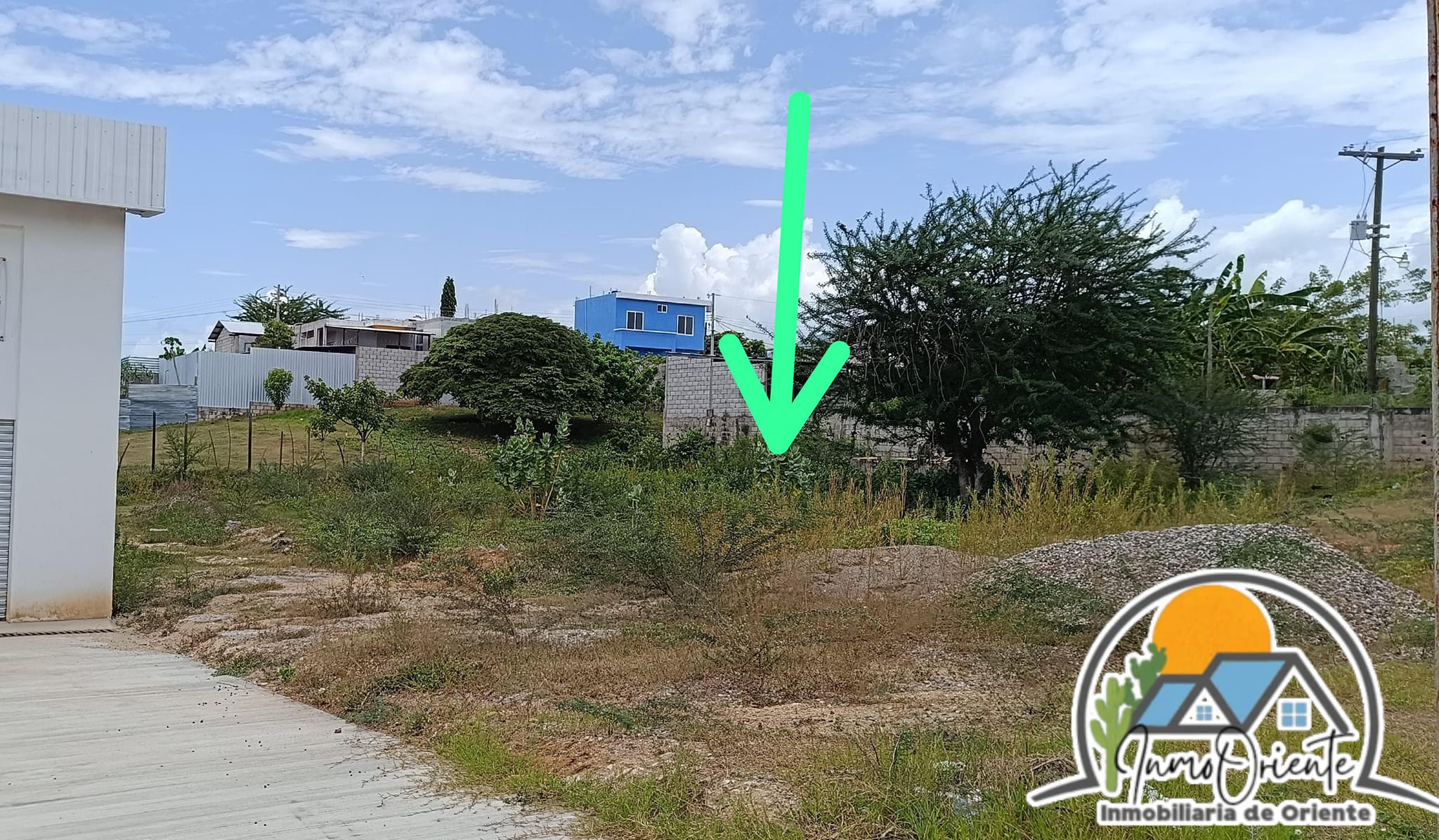 Se venden 2 lotes ubicados en una zona residencial y comercial en pleno crecimie