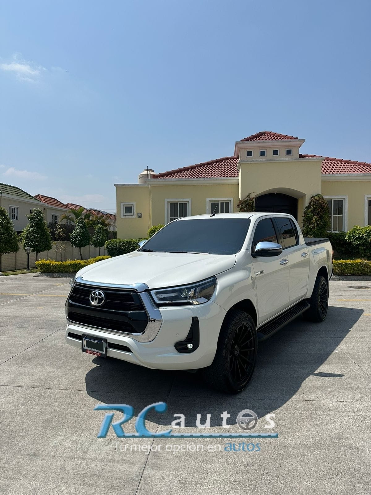 PRECIO Q414,990.00
TOYOTA HILUX SRV 2.8 AUTOMATICO MODELO 2023

No arriesgue su