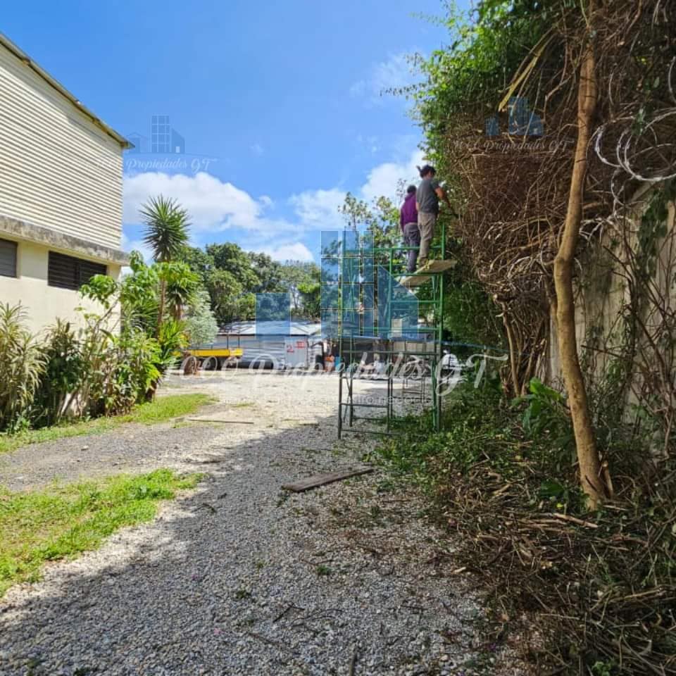 VENTA ZONA 11 DE ESQUINA
AMPLIO TERRENO CON CASA 
FUERA DE GARITA 
PRECIO US$1,5