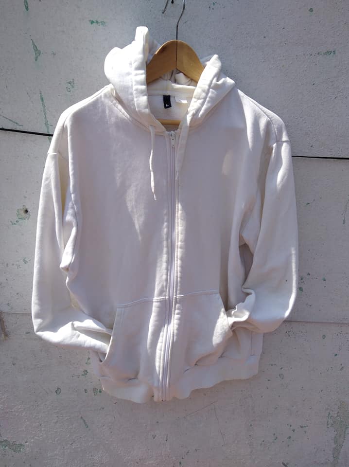 Disponible 
 SUDADERO Basico
 Marca H&amp;M
 Estado 9/10
 Talla L
 Precio Q40.0