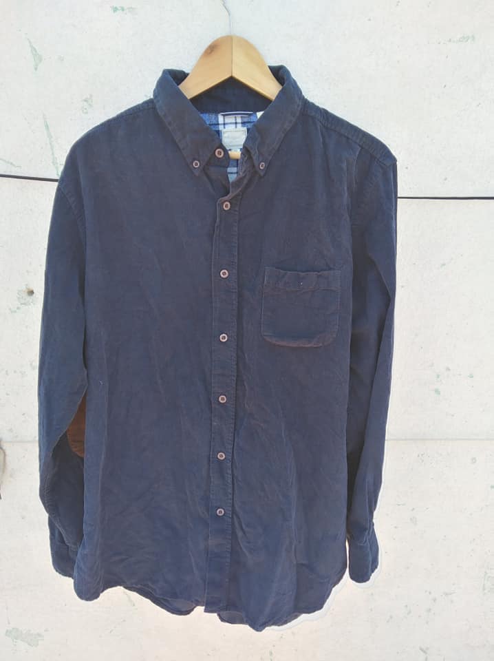 Disponible 
 Camisa caballero corduroy
 Marca Haggar
 Estado 10/10
 Talla XL/G