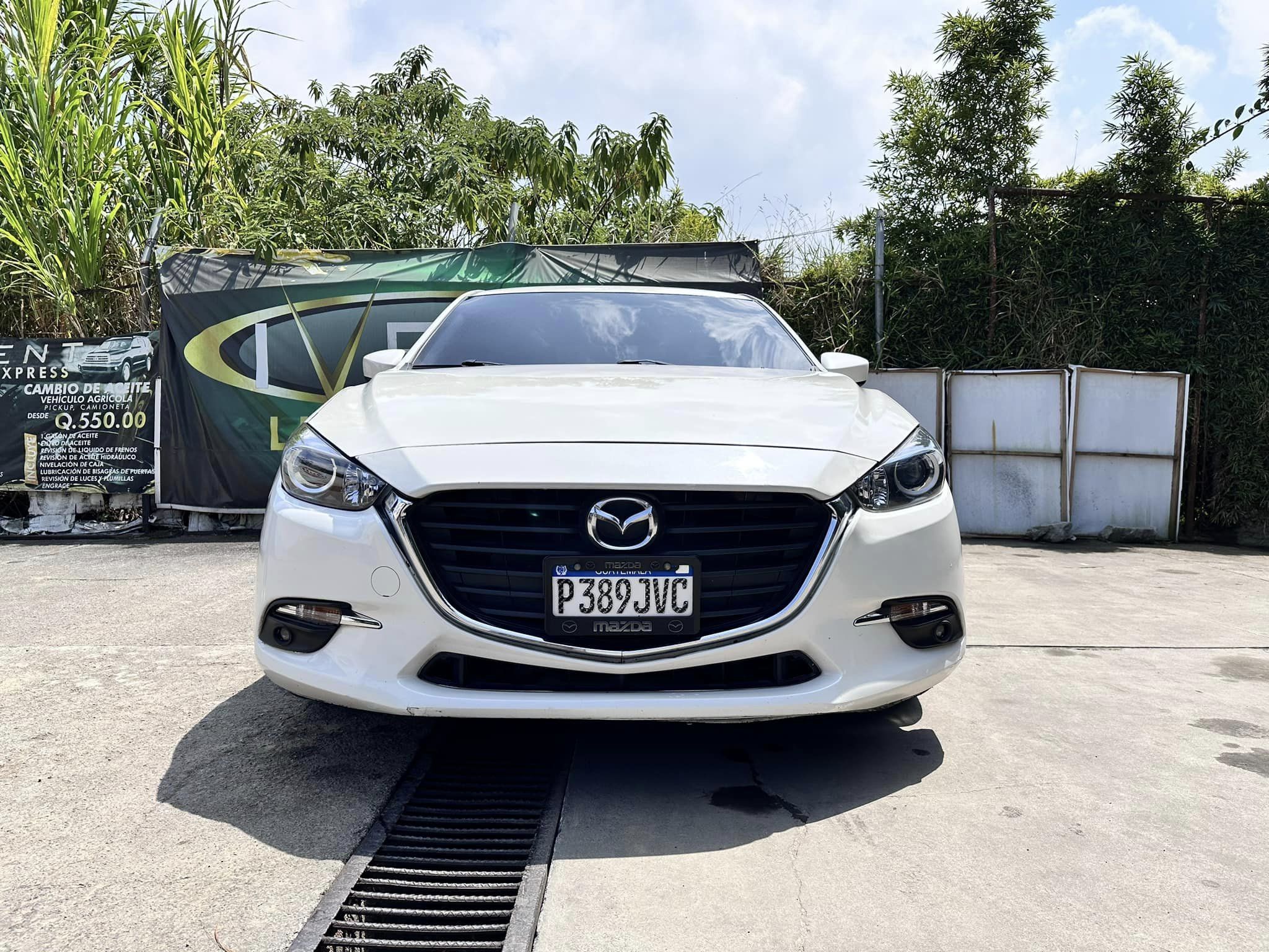 Vendo lindo Mazda 3 modelo 2017  
 Extras en audio 
 Bolsas intactas 
 0 luces d