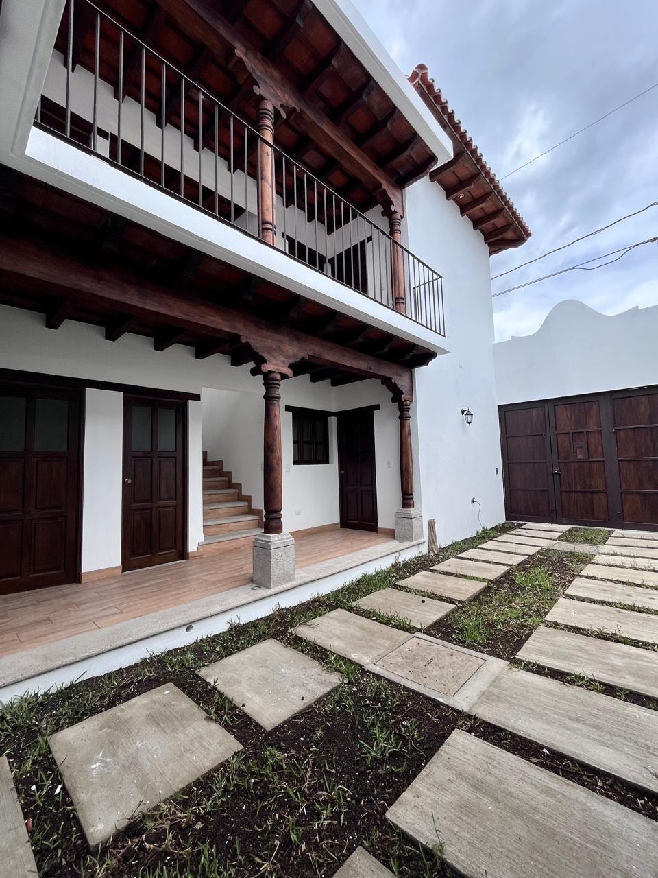 Hermosa casa en venta en condominio a 12 minutos de Antigua Guatemala
Ubicada en