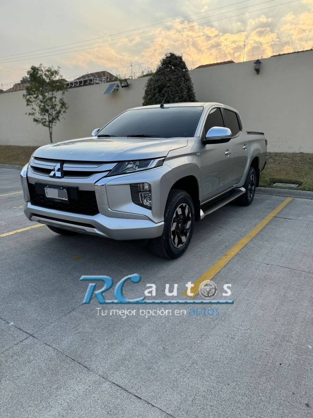 PRECIO DE SUPER OFERTA
Q219,990.00
MITSUBISHI L200 GLS SPORTERO 4X4 MECÁNICO DE