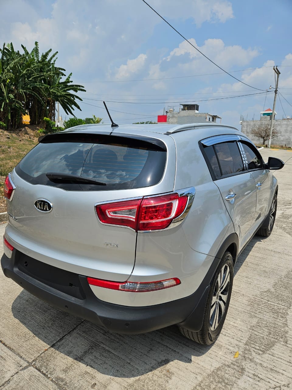 KIA SPORTAGE 2011
VISACUOTAS

Motor 2.0  turbo diésel (económica)
Automatica 
Ll
