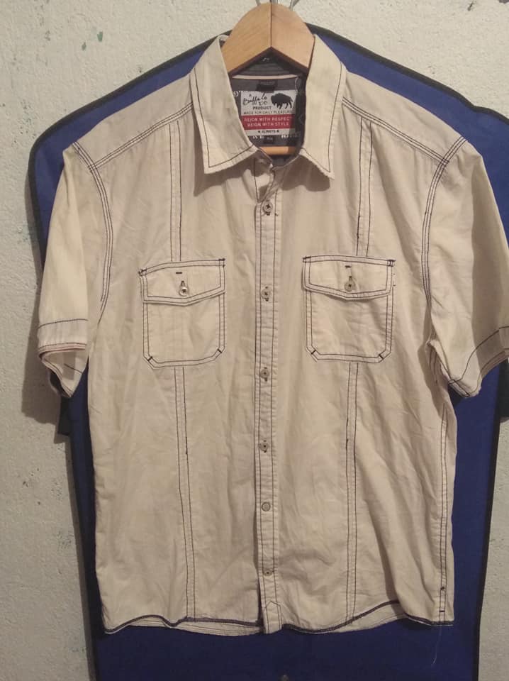 Disponible 
 Camisa manga Corta
 Marca Búfalo 
 Estado 9/10
 Talla M 
 Precio Q