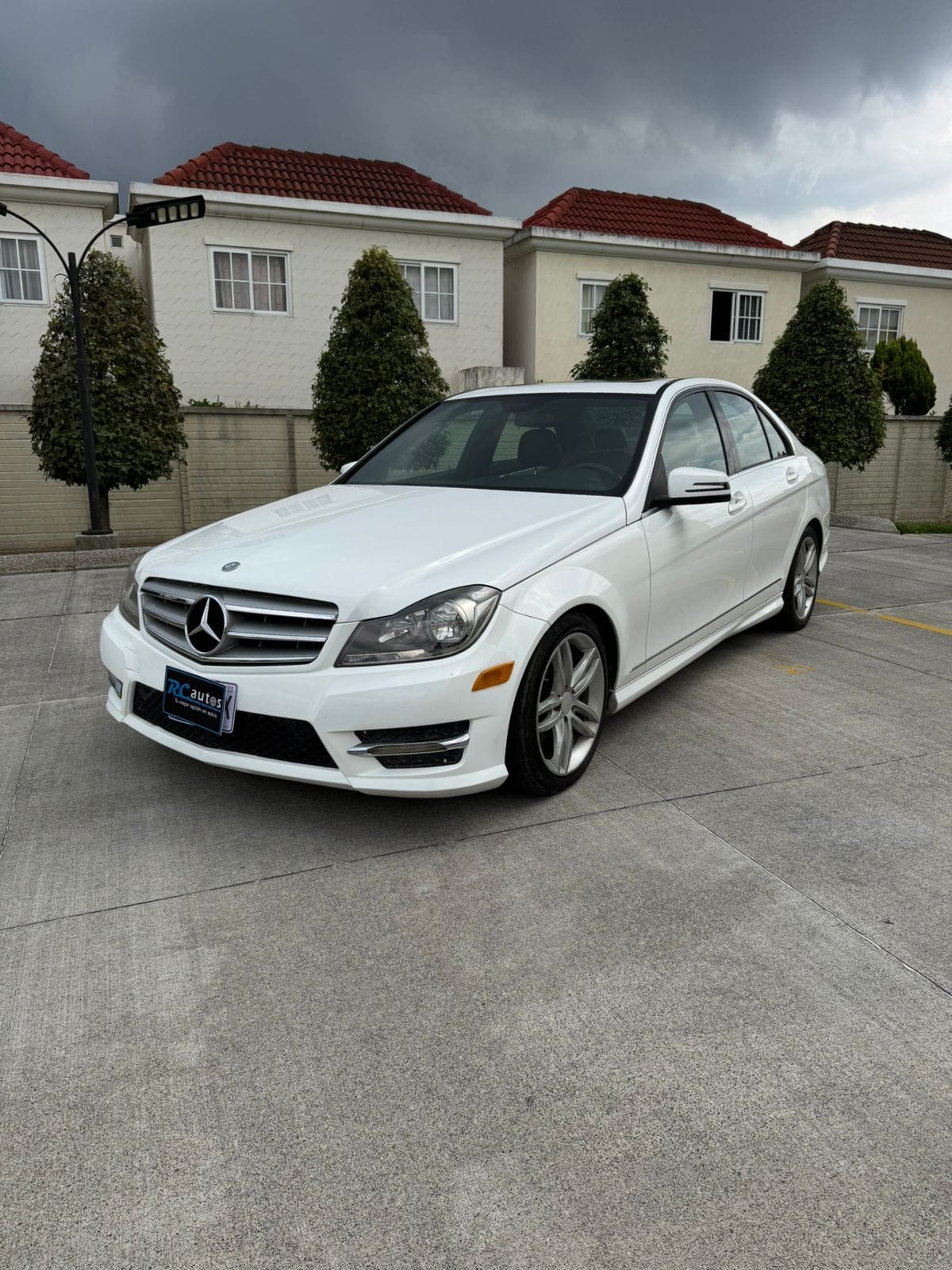 MERCEDES BENZ C-CLASS C250 MODELO 2013 AUTOMÁTICO 1.8 TURBO DE 4 CILINDROS
PRECI