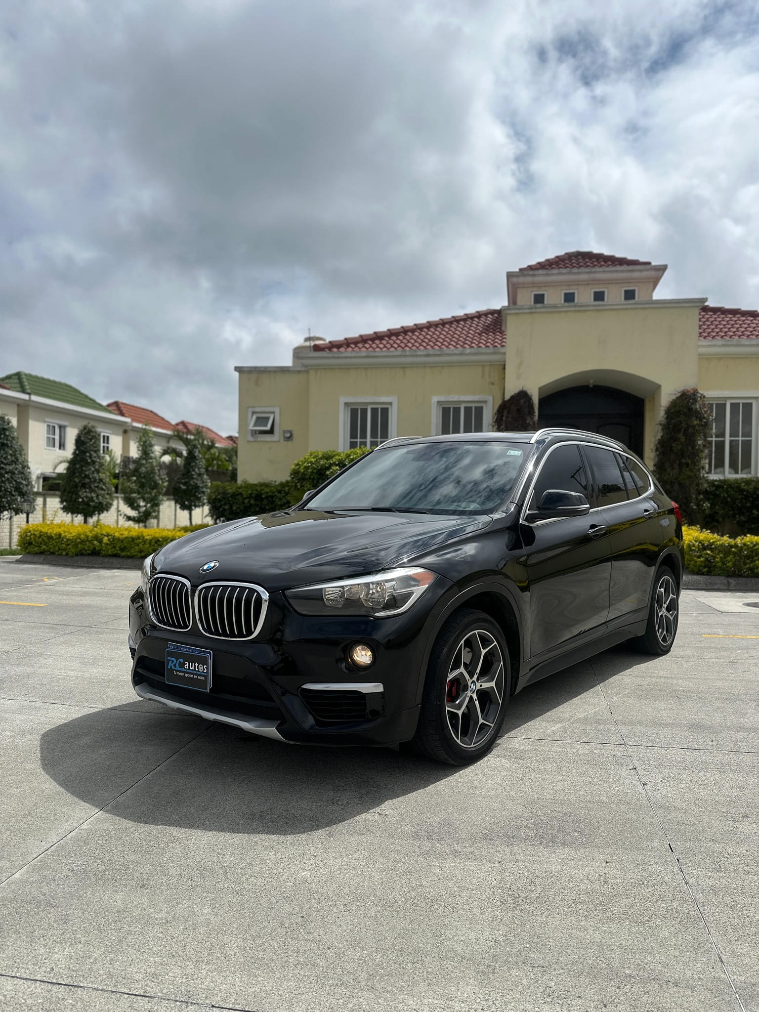 CAMIONETA BMW X1 SDRIVE MODELO 2018 LA VERSION MAS EQUIPADA
PRECIO Q129,990.00