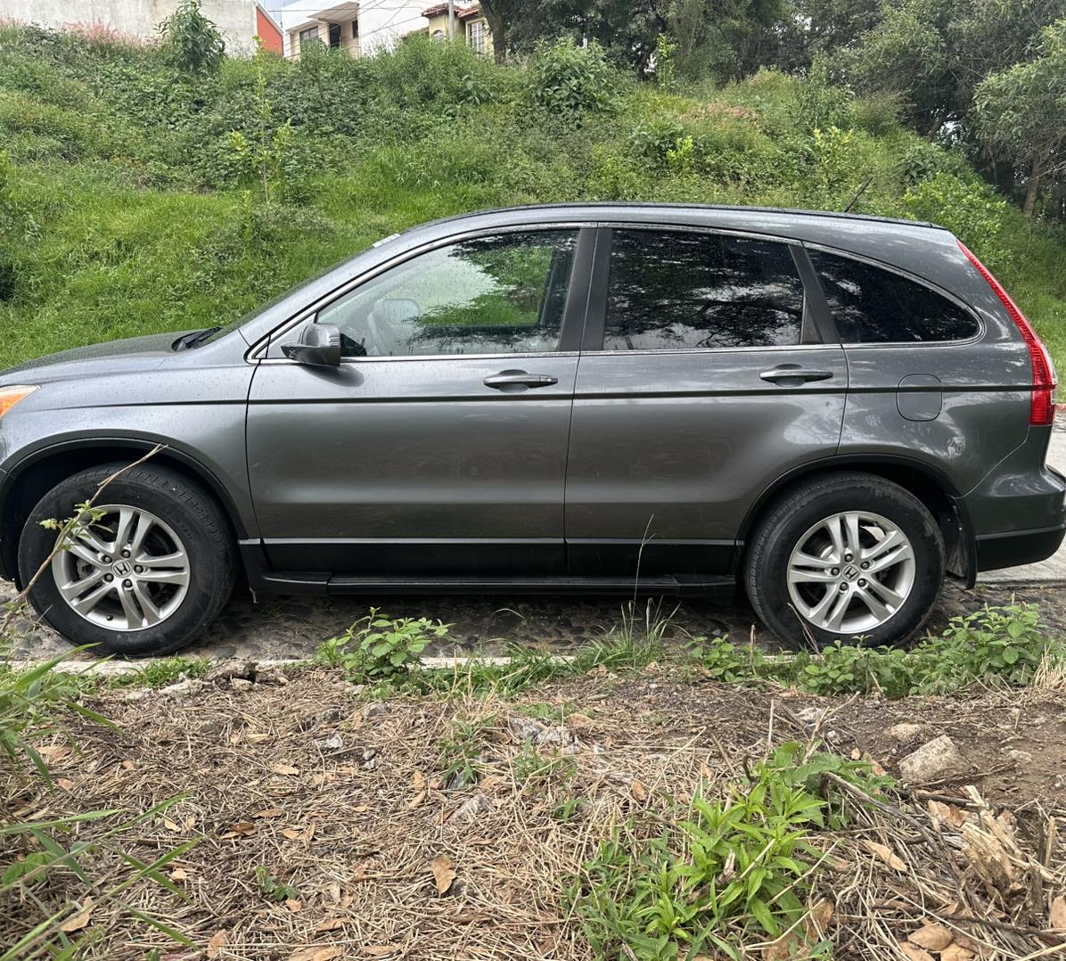 Vendo
Honda CR-V EXL M-2010
 De recienteingreso a
 Motor 2.4  4 cilindros
 Autom