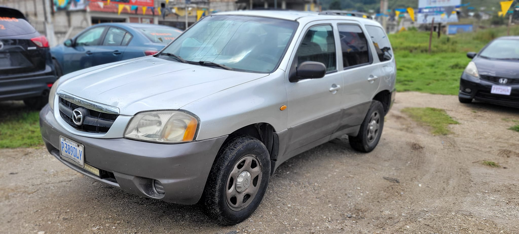 Vendo mazda tribute Dx 
 Modelo 2001
 Motor 2.0 
 4 cilindros 
 Caja mecanica