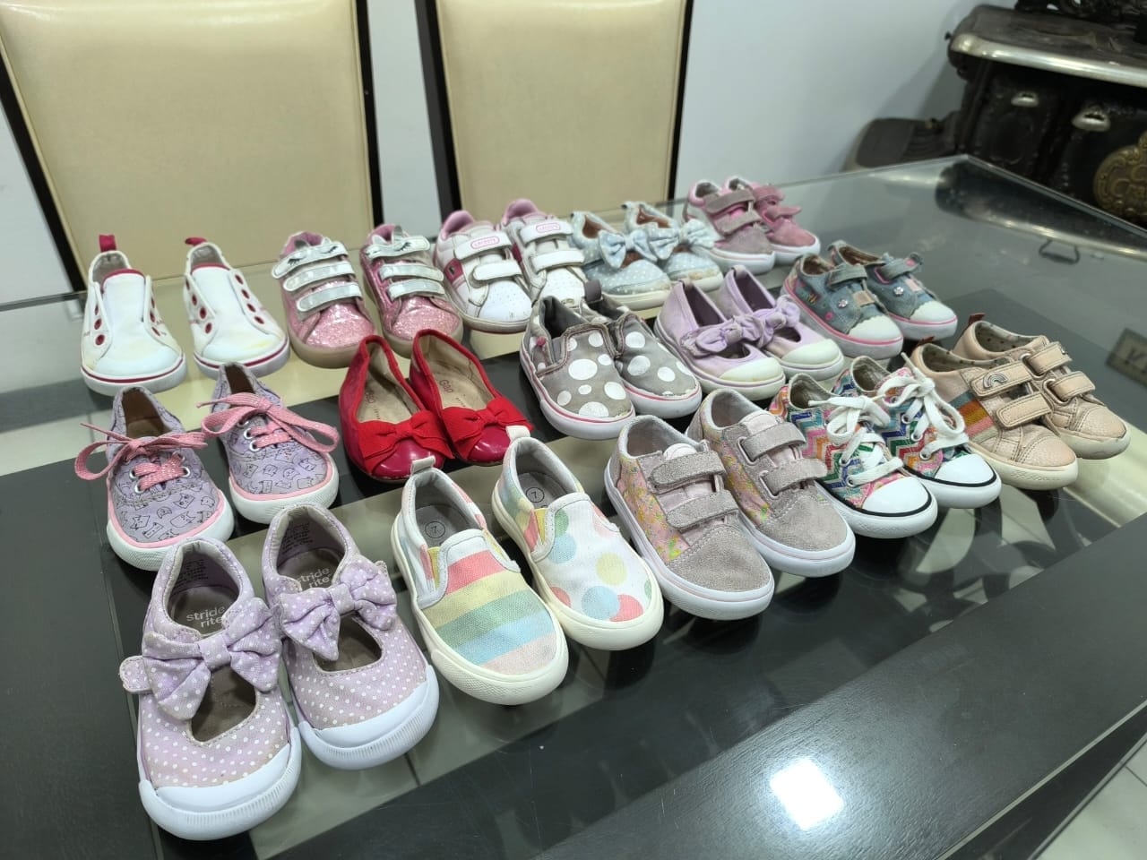 REMATOLote de 15 pares de zapatos (Originales) para nena. Únicamente talla 6 y 7