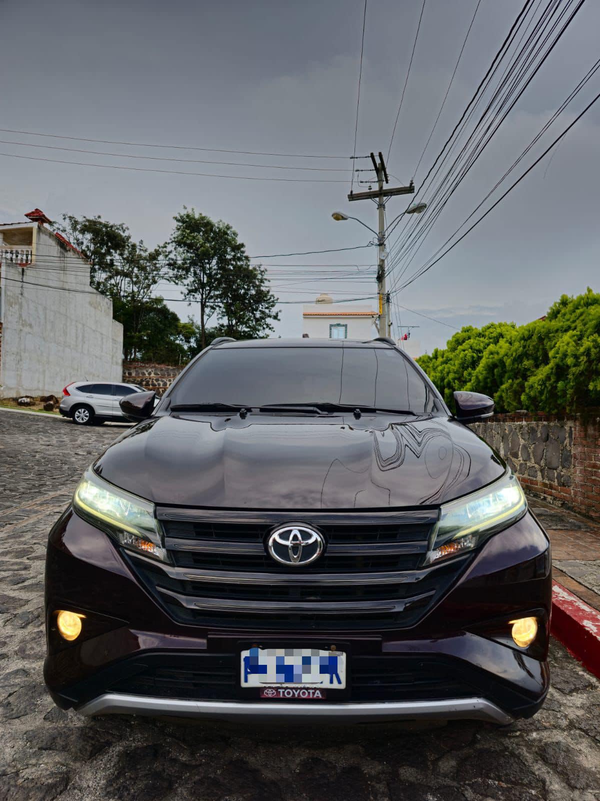 Toyota Rush S 2019 Automática 

 3 filas de asientos, perfecto para toda la fam