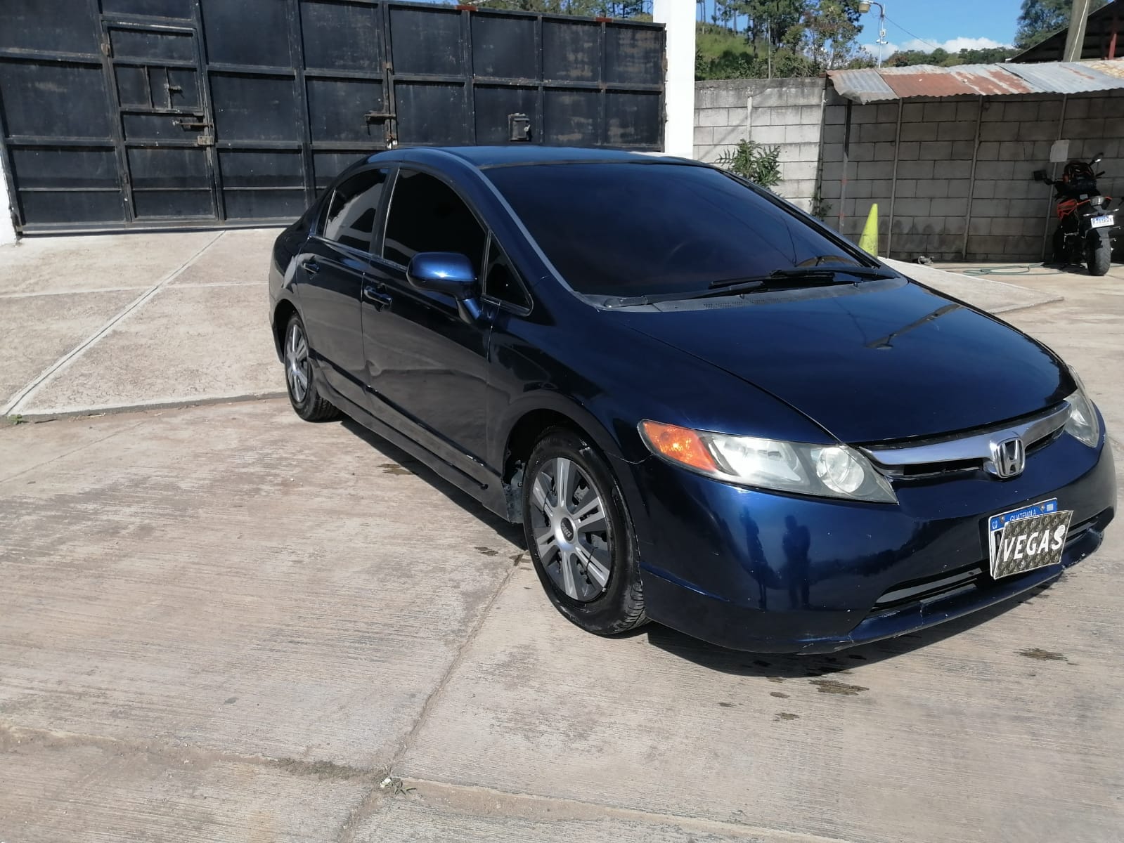 HONDA CIVIC 2006
 MECANICO
 MOTOR 1.8cc
 Full equipo
 AIRE ACONDICIONADO
 PAPELE