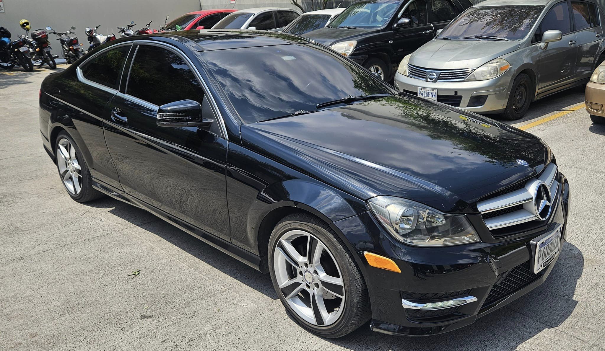 MERCEDES BENZ C250 COUPE 
MODELO 2013
AUTOMATICO 1.8 TURBO

PRECIO: Q. 69,500.00