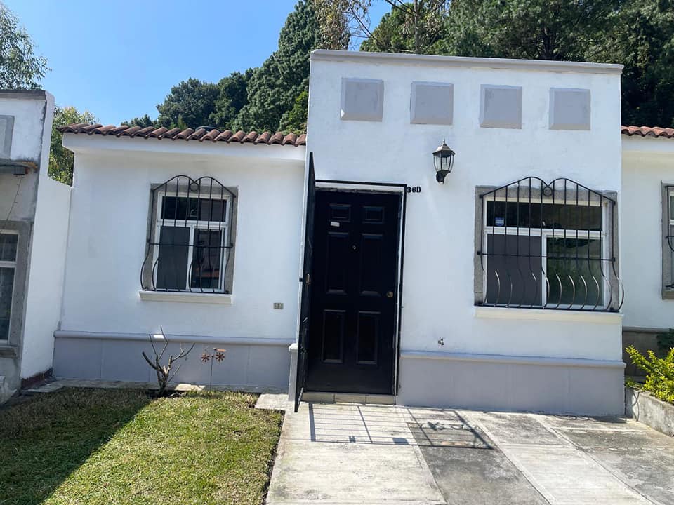 Bonita casa  en Hortensias Premium San Jose Pinula,  rodeada de naturaleza. Vent