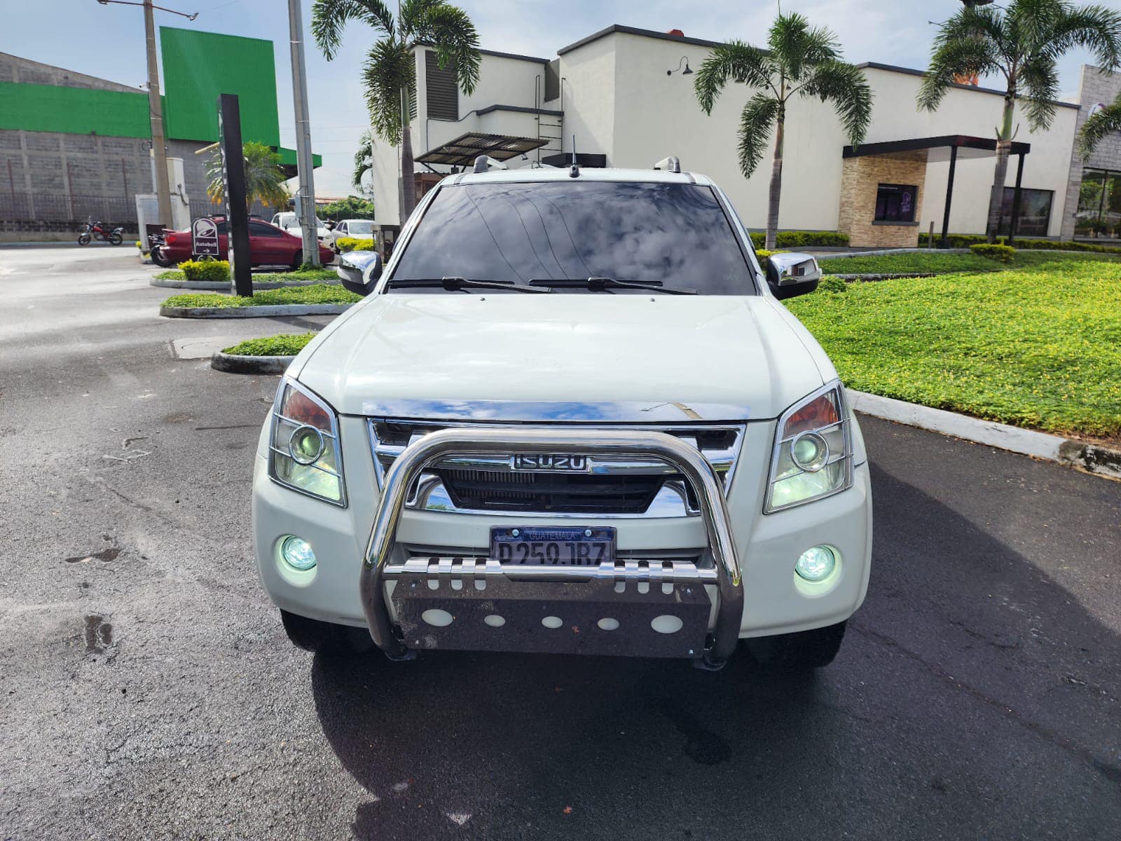 ISUZU DMAX 2011
 MECÁNICO 4x4  
 AIRE ACONDICIONADO ENFRIANDO BIEN 
 MOTOR 3.0 T