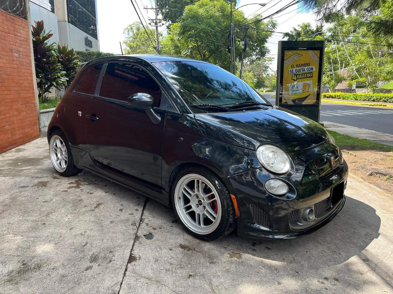 FIAT 500 ABARATH 2010 
TURBADO.
Motor 1.5
Mecanico.
Nítido.
Ajustado.
Tapicería