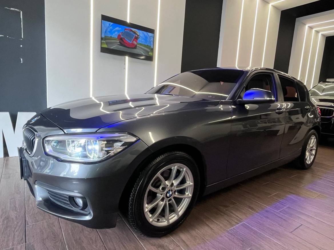 BMW 118i 2017
 Origen: AGENCIA
 Modelo: 2017
 Motor: 1.5
 Cilindros: 3
 Tracción
