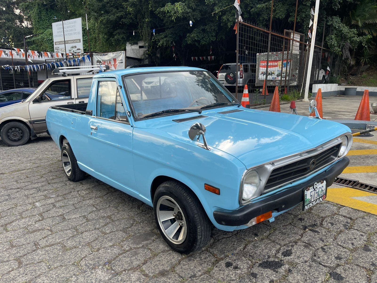 Clásico a la Venta 
 DATSUN 1200 MODELO 1980
 interior de madera vidrios eléctri