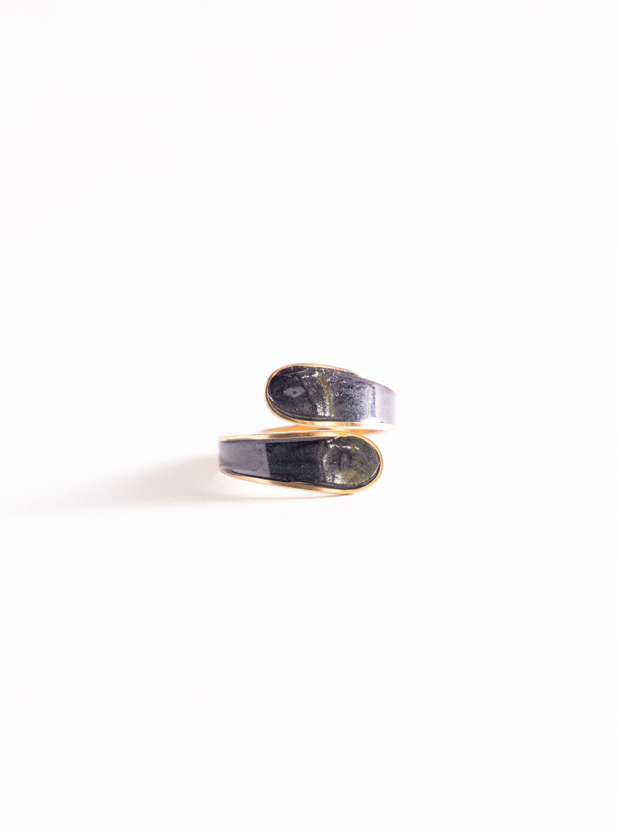 Mirage Anillo, Negro
