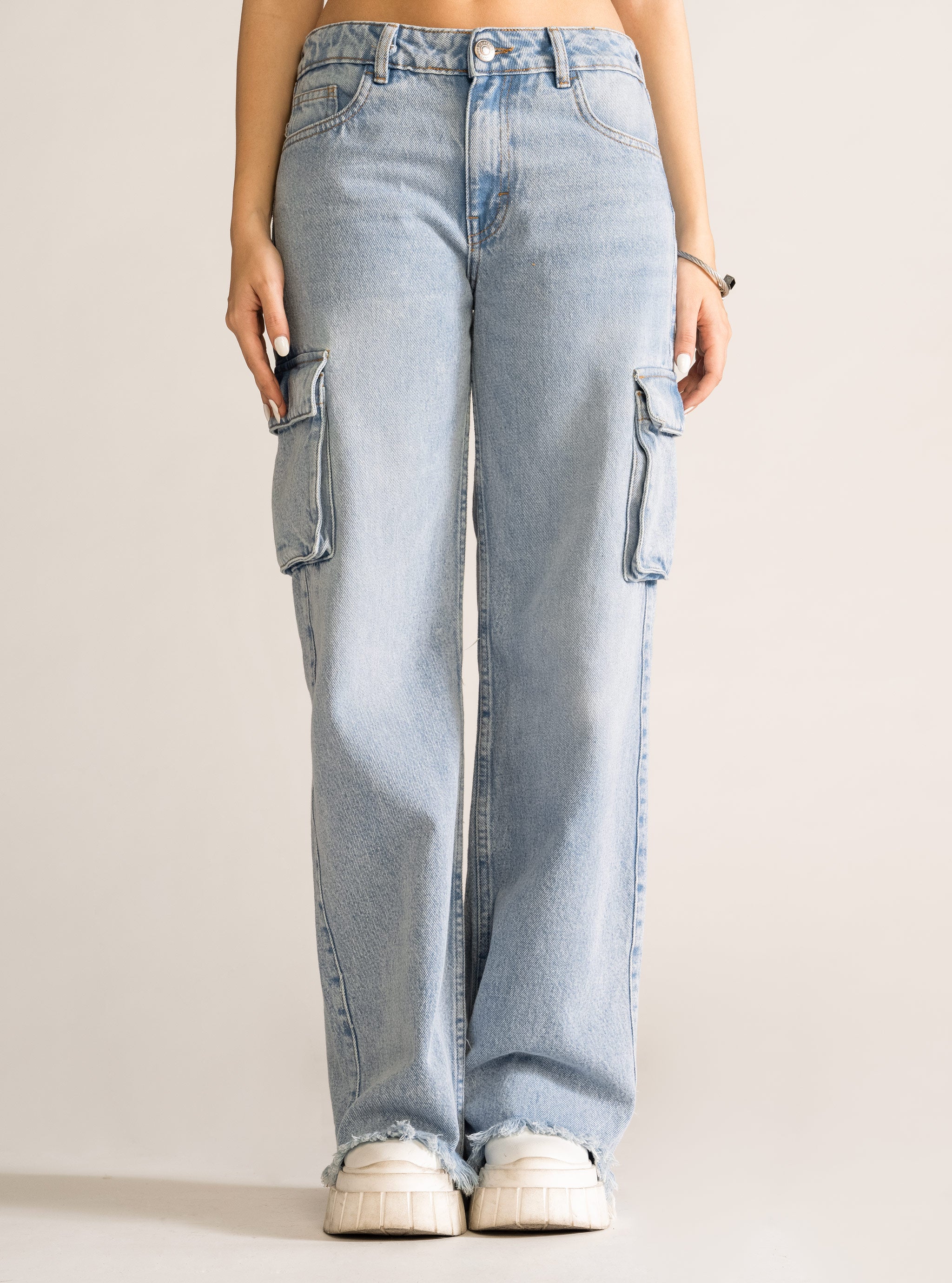 Hands On Me Cargo Jeans, Celeste