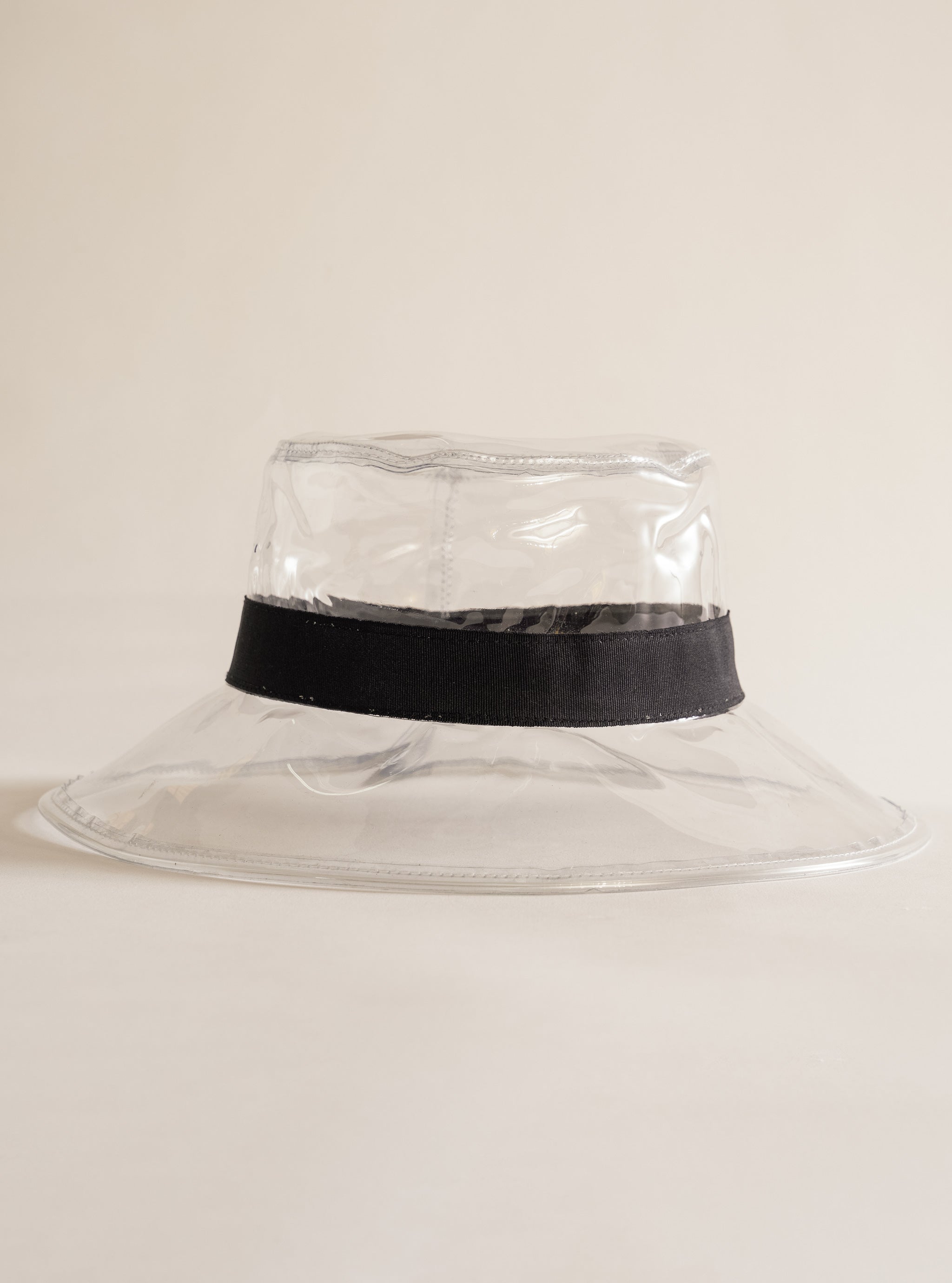 Ooh La La Waterproof Bucket Hat, Gris Claro