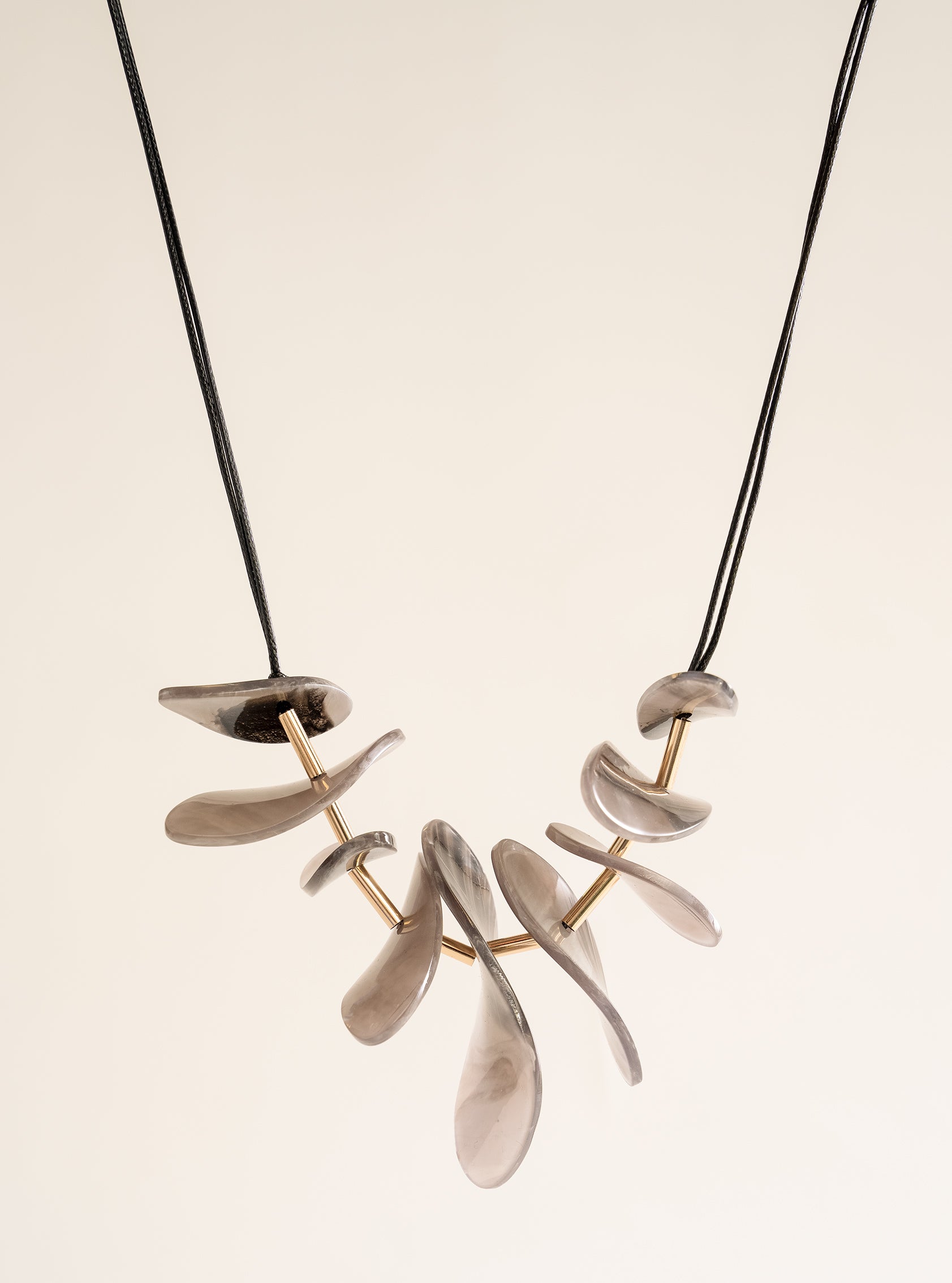 Irregular Resin Choker Necklace, Negro