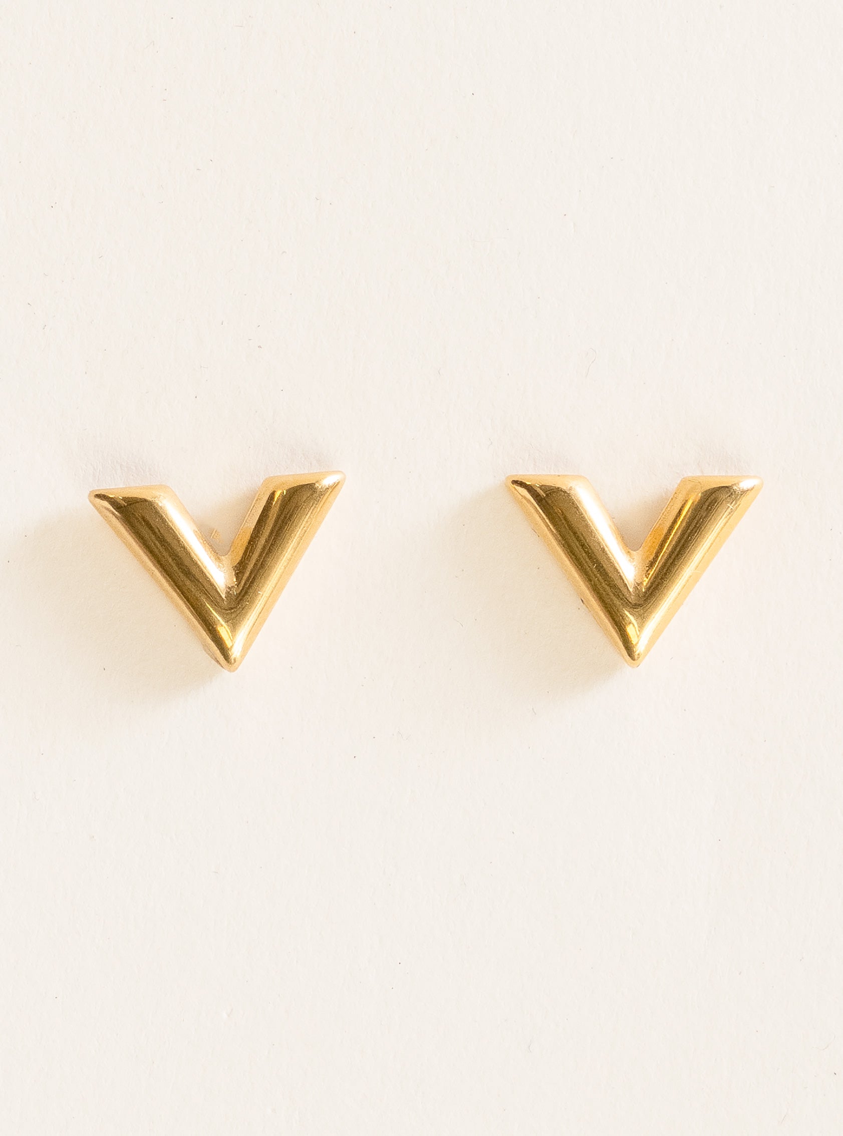 Simple V Earrings, Dorado