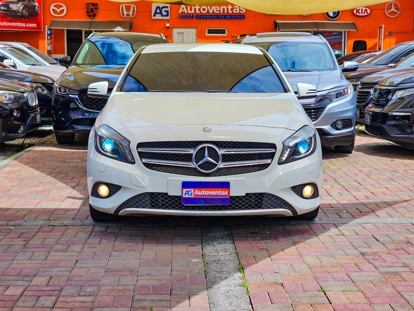 MERCEDES BENZ A200 DE AGENCIA M.2015