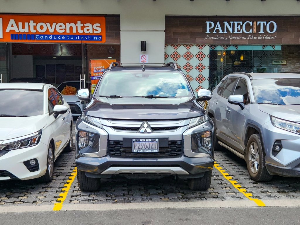 MITSUBISHI L200 GLS HIGH POWER 4WD  DE AGENCIA M.2021