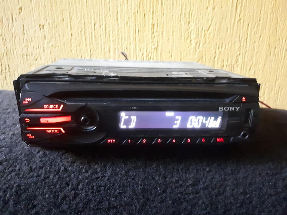 Radio Sony MP3 USB auxiliar 52*4