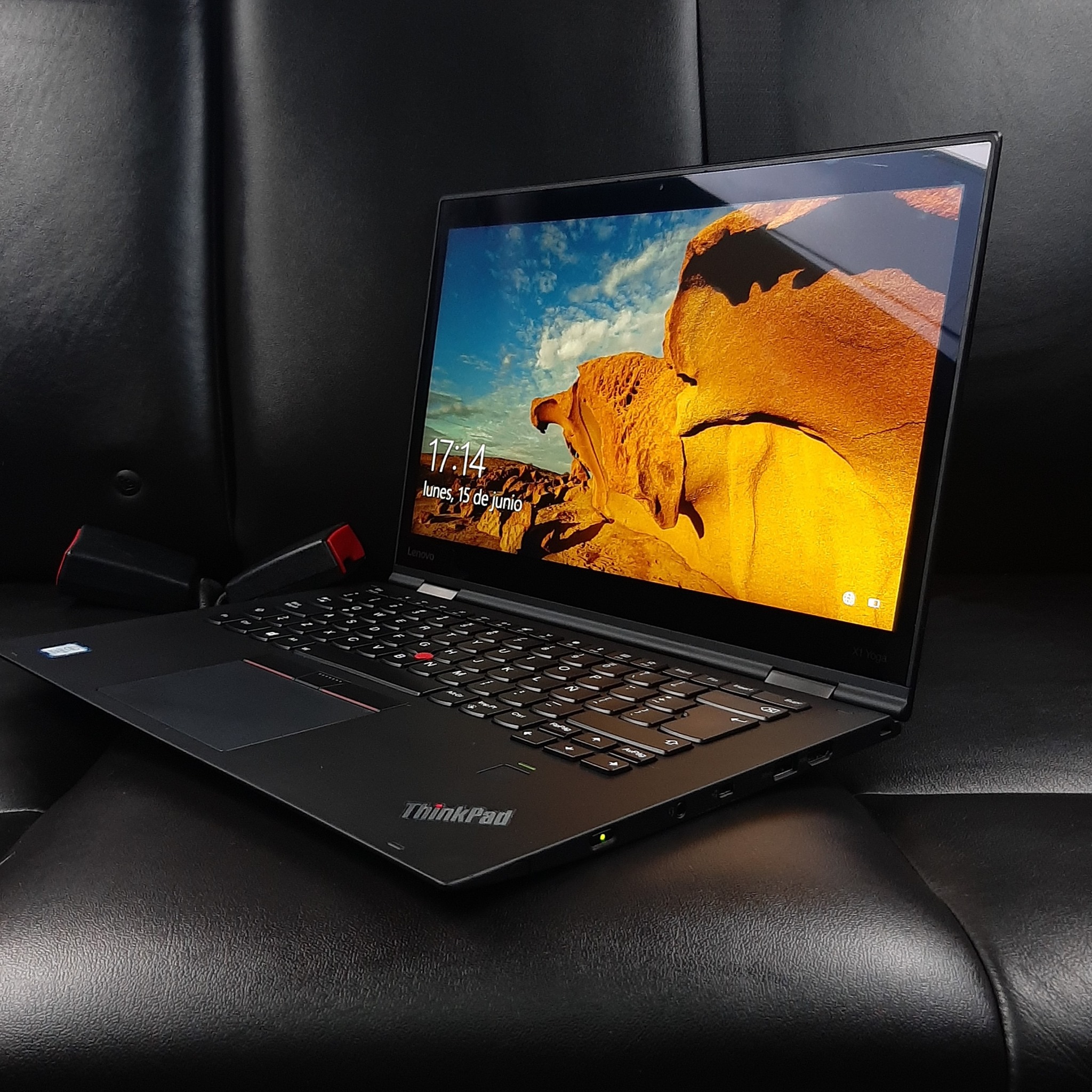 Vendo Portátil Lenovo Yoga X1 2da. Generación