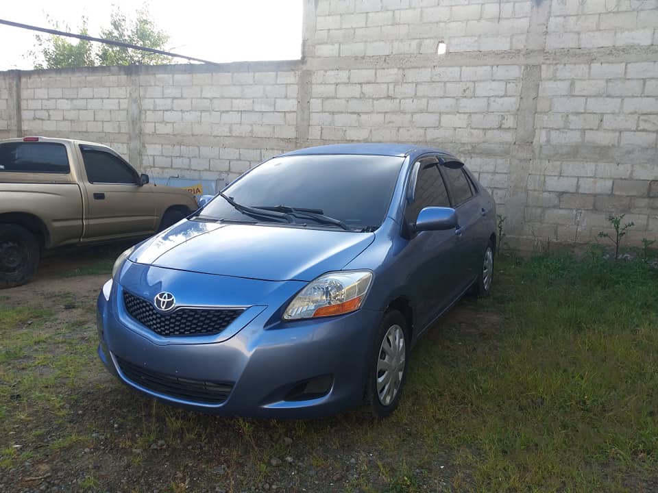 IMPECABLE TOYOTA YARIS 2009