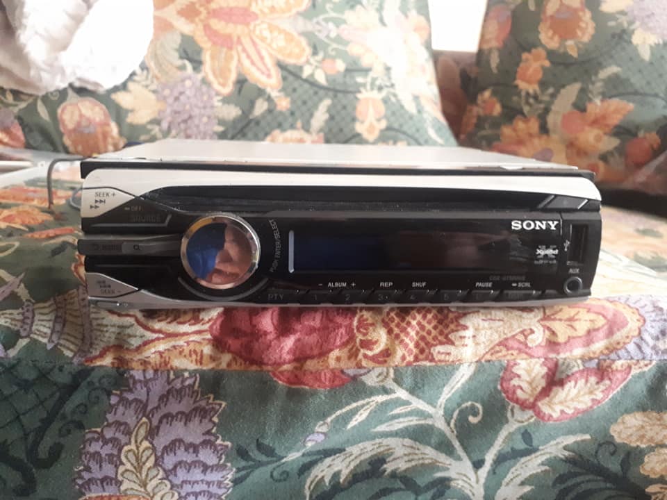 Radio Sony 52×4 mp3 auxiliar usb