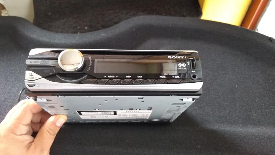 Radio sony MP3 USB auxiliar vendo cambio recibo celular