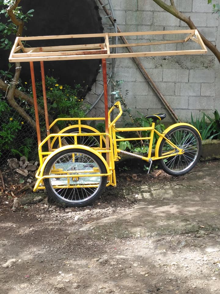 Triciclo semi nuevo