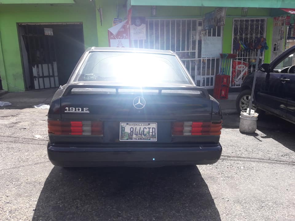 Vendo Mercedez Benz carburado modelo 1986
