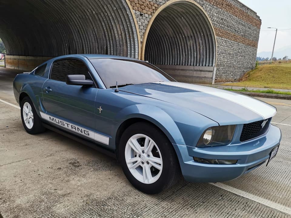 Vendo ford mustang full equipo delux 2008
