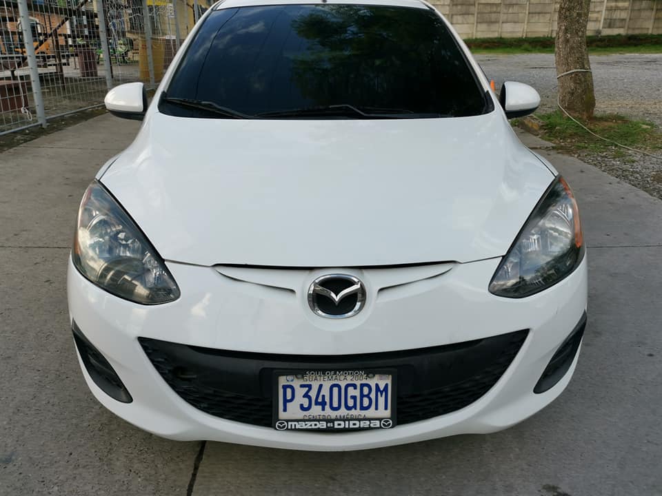Mazda 2 2014, Automatico, Motor 1.5, Vidrios Eléctricos, Retrovisores eléctricos, Cerradura Central,