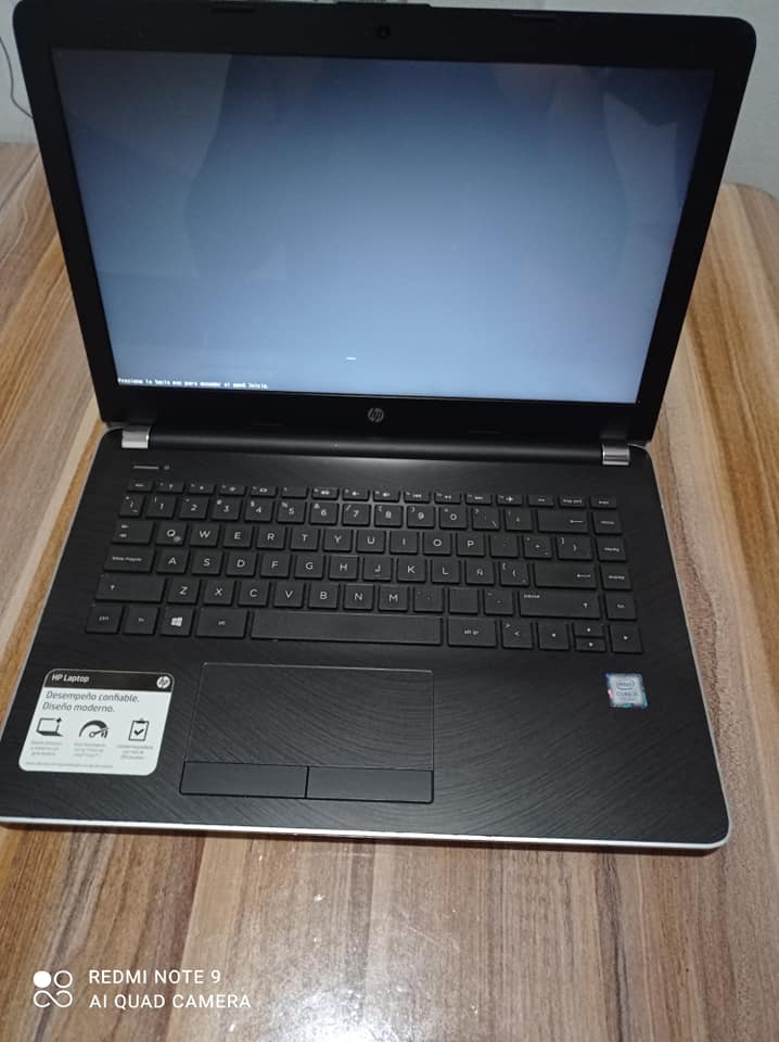 Laptop HP 14 core i5 7ma. Buen estado