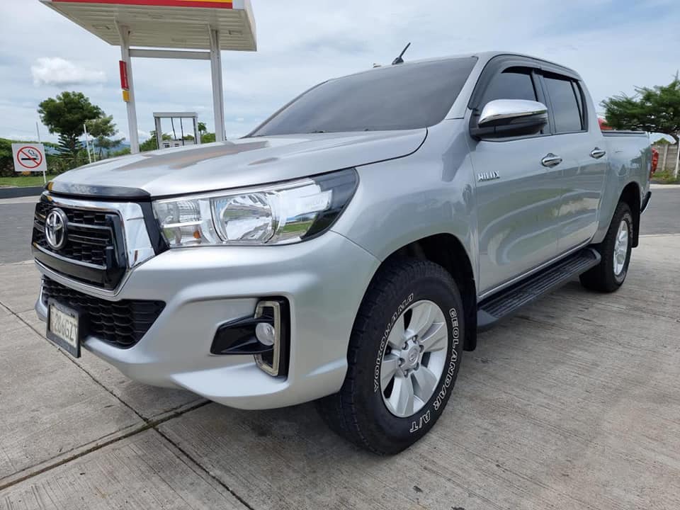 Vendo Toyota Hilux 2.4 MECANICO 2019