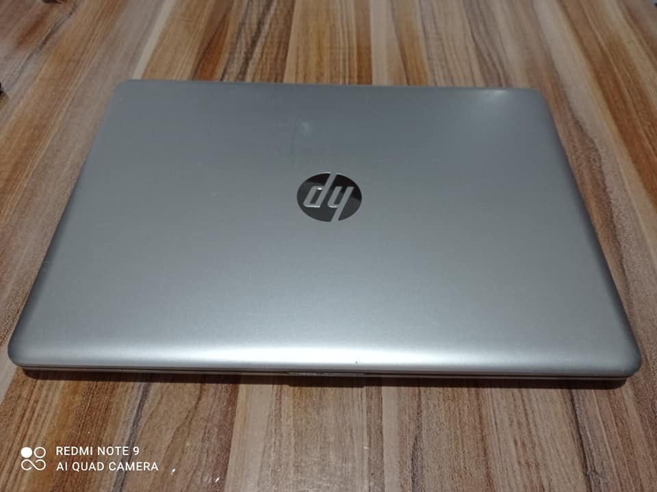 Laptop HP 14 i5 7ma con SSD