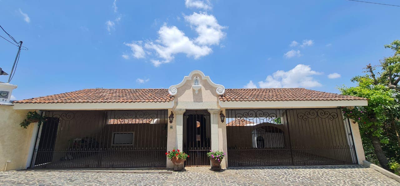 Hermosa mansión en venta con vista a la ciudad de Guatemala