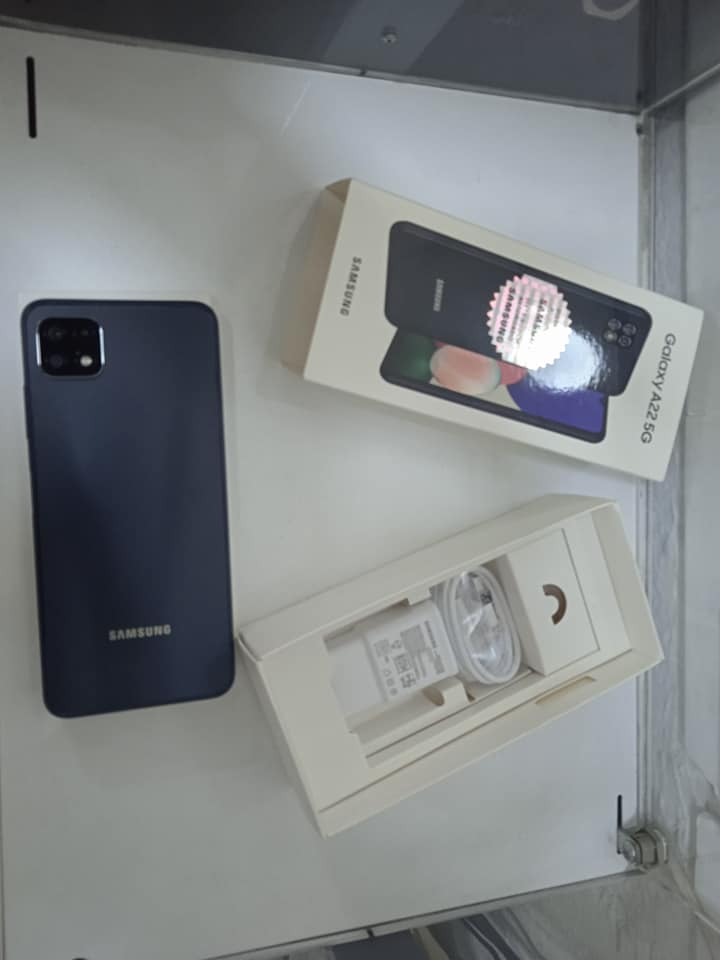 Samsung Galaxy A 22 5 G Tigo nuevo con accesorios