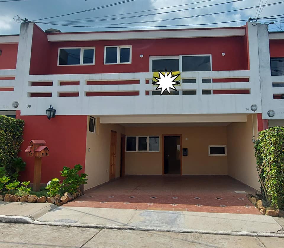 Se Vebde Casa en Condominio El Pinar zona 7 de Mixco