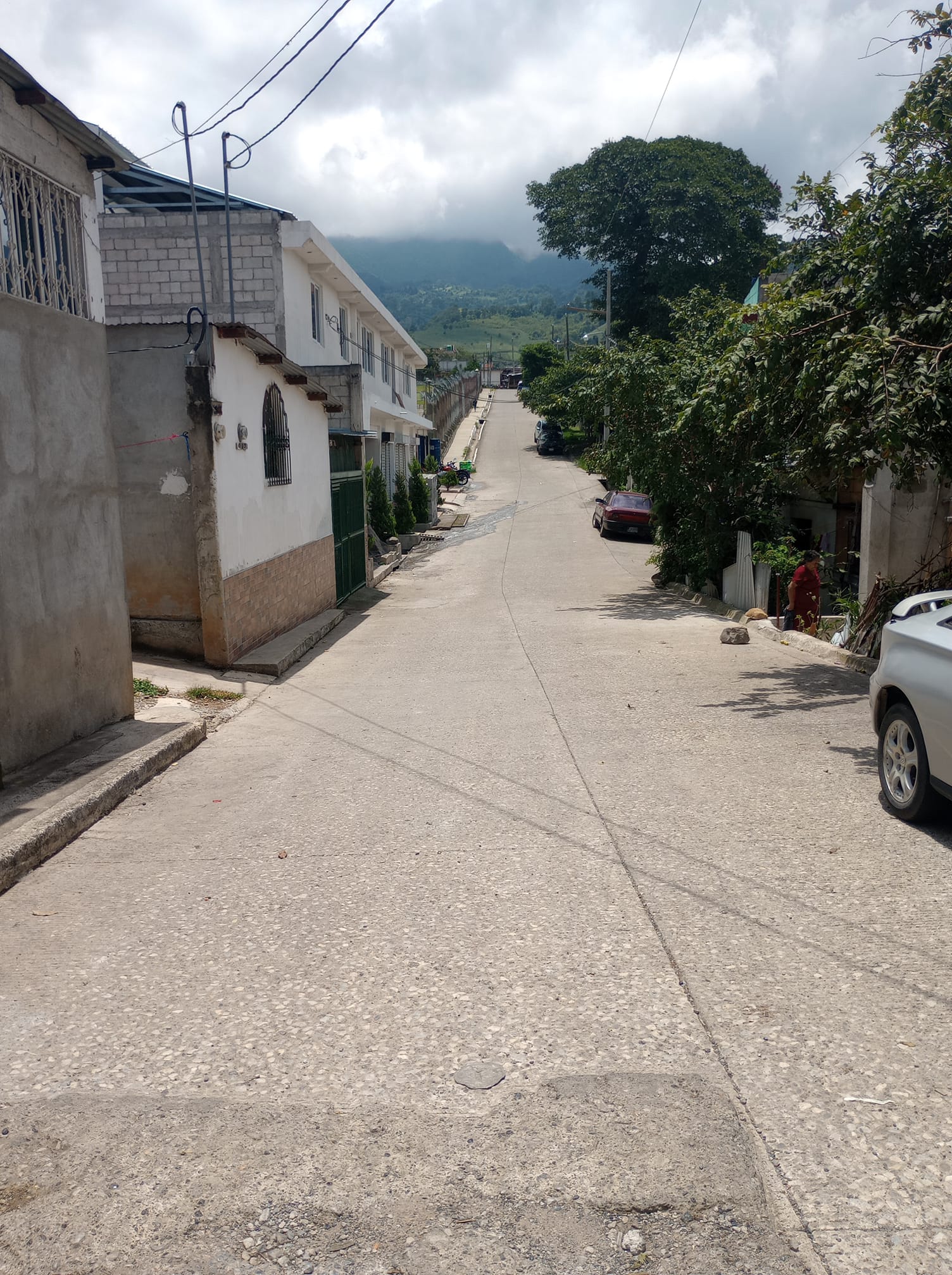 Vendo casa a dos cuadras del mercado Palencia Guatemala